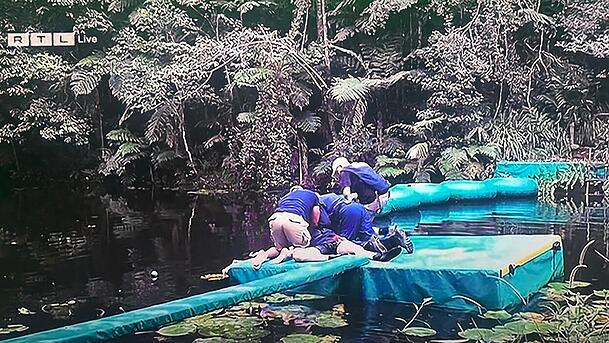 Gil Ofarim verunglückt bei der Dschungelprüfung. Gil Ofarim verunglückt bei der Dschungelprüfung.