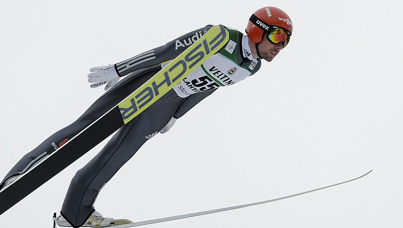 Nach dem Springen auf der Großschanze belegt Johannes Rydzek als bester DSV-Starter den fünften Platz. Der Oberstdorfer kam am Mittwoch auf 122 Meter. Nach dem Springen auf der Großschanze belegt Johannes Rydzek als bester DSV-Starter den fünften Platz. Der Oberstdorfer kam am Mittwoch auf 122 Meter.