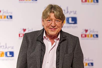 Walter Freiwald nahm 2015 am Dschungelcamp teil. Der Homeshopping-Moderator starb 2019 an Krebs. Walter Freiwald nahm 2015 am Dschungelcamp teil. Der Homeshopping-Moderator starb 2019 an Krebs.