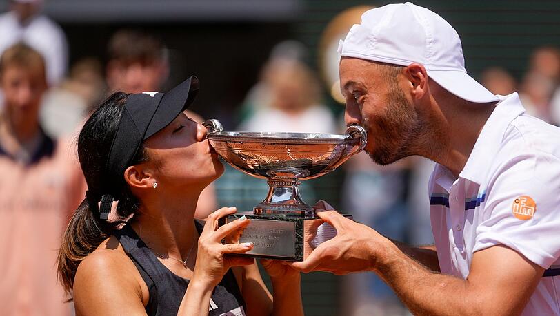 Sicherten sich in Paris den Mixed-Titel: Tim Pütz (r) und Miyu Kato. Sicherten sich in Paris den Mixed-Titel: Tim Pütz (r) und Miyu Kato.