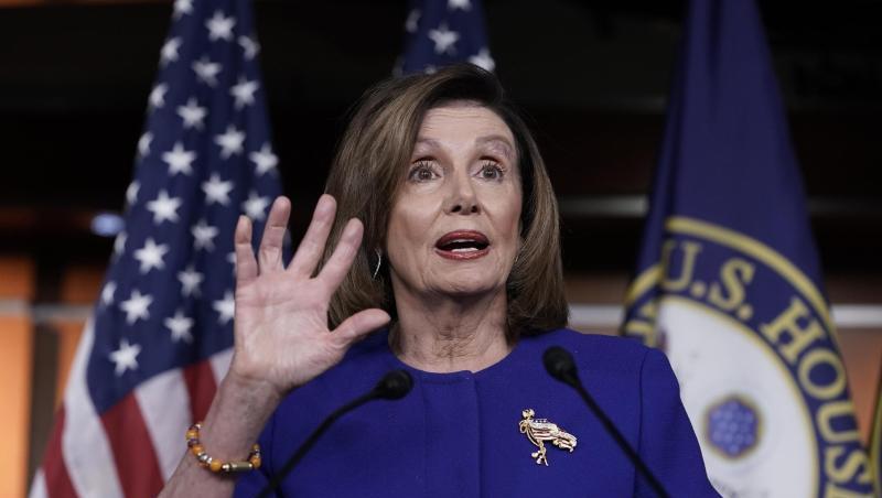 Nancy Pelosi stellt in Aussicht, die gegen Trump beschlossenen Anklagepunkte in der kommenden Woche an den US-Senat zu übermitteln. Nancy Pelosi stellt in Aussicht, die gegen Trump beschlossenen Anklagepunkte in der kommenden Woche an den US-Senat zu übermitteln.