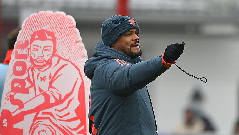 Bayern-Trainer Vincent Kompany hatte beim Training am Mittwoch fast seine ganze Mannschaft zur Verfügung. Bayern-Trainer Vincent Kompany hatte beim Training am Mittwoch fast seine ganze Mannschaft zur Verfügung.