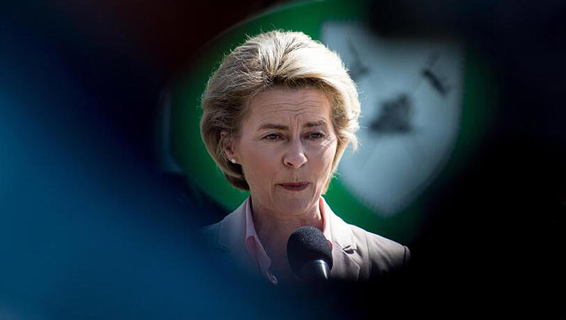 Steht schwer unter Beschuss: Ursula von der Leyen Steht schwer unter Beschuss: Ursula von der Leyen