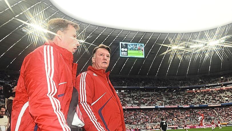Nach Interimscoach Jupp Heynckes übernimmt Tulpen-General Louis van Gaal und verpasst dem FC Bayern ein modernes Spielsystem. Nach Interimscoach Jupp Heynckes übernimmt Tulpen-General Louis van Gaal und verpasst dem FC Bayern ein modernes Spielsystem.