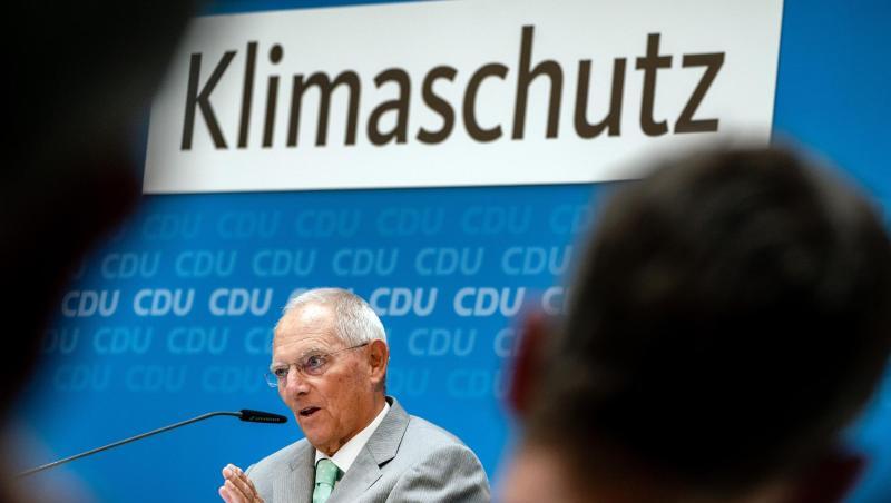 Bundestagspräsident Wolfgang Schäuble spricht zum Beginn des CDU-"Werkstattgesprächs" zum Klimaschutz in Berlin. Bundestagspräsident Wolfgang Schäuble spricht zum Beginn des CDU-"Werkstattgesprächs" zum Klimaschutz in Berlin.