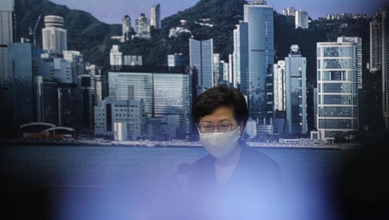 Carrie Lam, Regierungschefin von Hongkong, spricht bei einer Pressekonferenz. Die Hongkonger Regierung hat die im September geplante Parlamentswahl verschoben. Carrie Lam, Regierungschefin von Hongkong, spricht bei einer Pressekonferenz. Die Hongkonger Regierung hat die im September geplante Parlamentswahl verschoben.