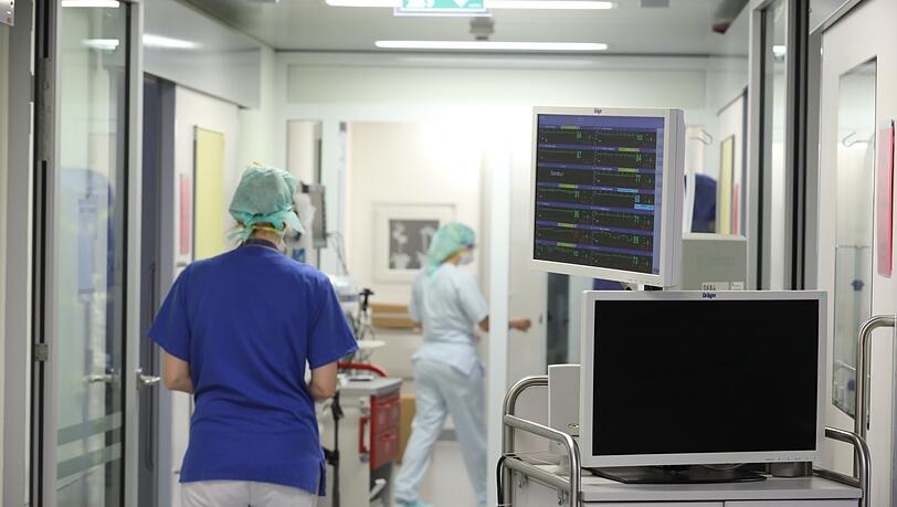 Dringend gesucht: Medizinisches Personal, das spontan aushelfen kann. Dringend gesucht: Medizinisches Personal, das spontan aushelfen kann.