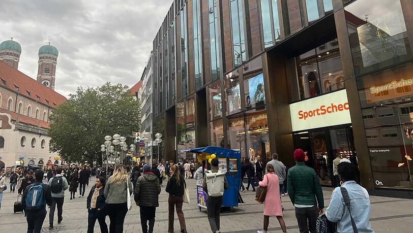 Das Stammhaus von SportScheck in der Neuhauser Straße: etwa 120 Angestellte arbeiten hier. Das Stammhaus von SportScheck in der Neuhauser Straße: etwa 120 Angestellte arbeiten hier.