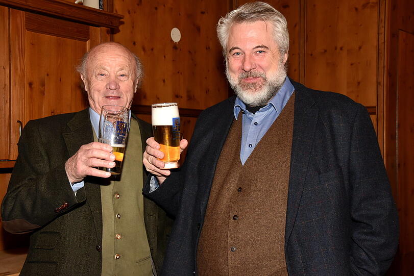 Prost! Die Schauspieler Hans Stadlbauer (l.) und Dieter Fischer. Prost! Die Schauspieler Hans Stadlbauer (l.) und Dieter Fischer.