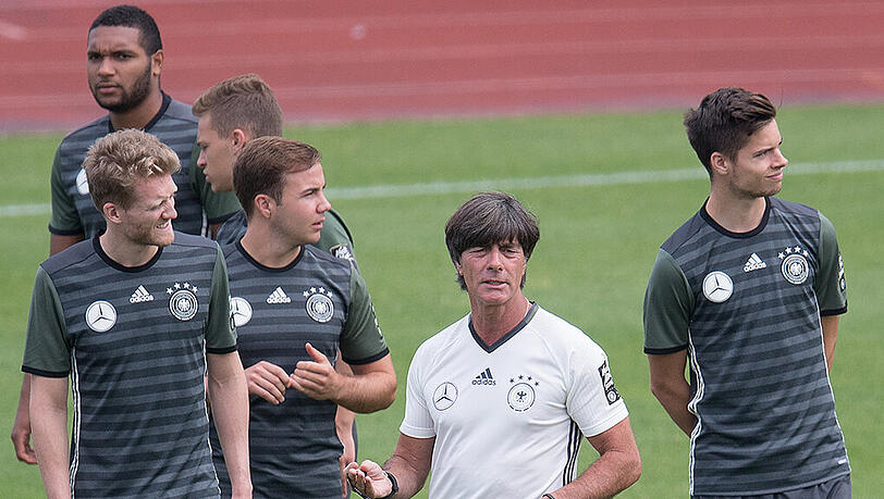 Ausfälle ohne Ende: Bundestrainer Joachim Löw steht vor einer großen Herausforderung. Ausfälle ohne Ende: Bundestrainer Joachim Löw steht vor einer großen Herausforderung.