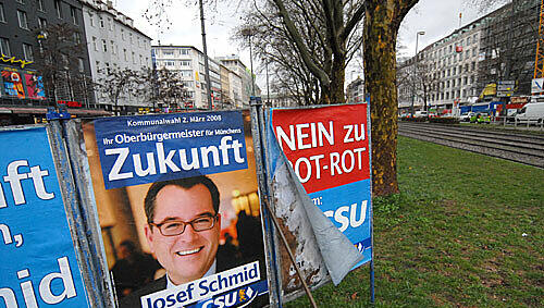 Noch schaut Josef Schmid von den Plakaten. Als nächstes kommt der Transrapid drauf. Noch schaut Josef Schmid von den Plakaten. Als nächstes kommt der Transrapid drauf.
