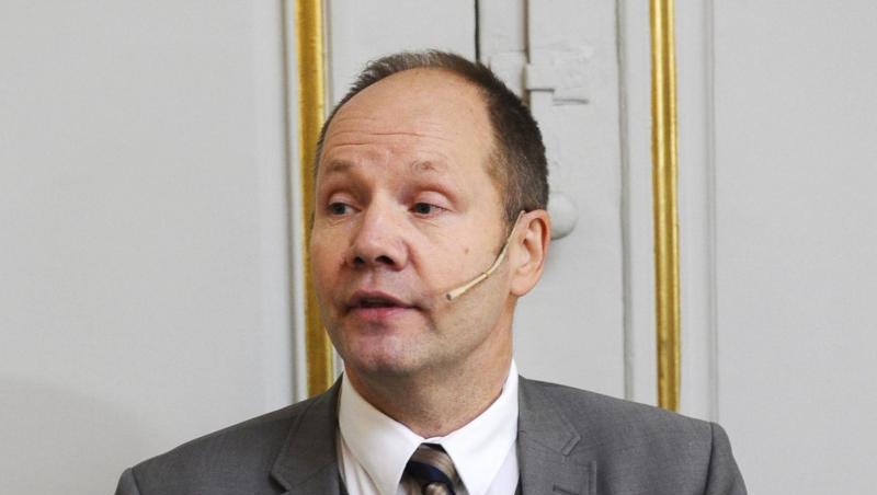 Peter Englund, damals ständiger Sekretär der Schwedischen Akademie, 2012 in Stockholm. Peter Englund, damals ständiger Sekretär der Schwedischen Akademie, 2012 in Stockholm.