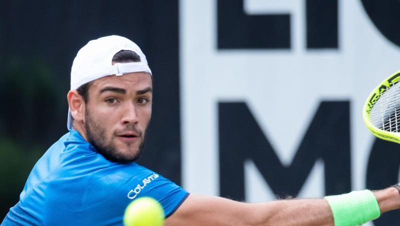 Tennisspieler Matteo Berrettini gewinnt den Titel in Stuttgart gegen Felix Auger-Aliassime. Tennisspieler Matteo Berrettini gewinnt den Titel in Stuttgart gegen Felix Auger-Aliassime.