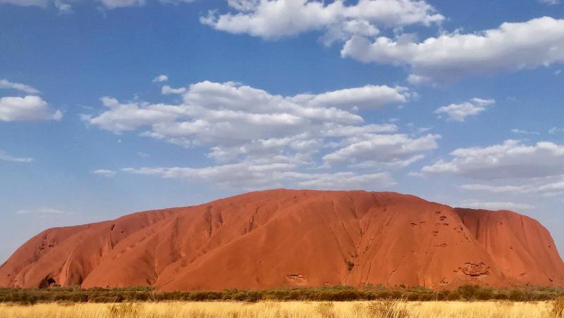 Der Uluru darf vom 26. Oktober 2019 an nicht mehr von Touristen bestiegen werden. Der Uluru darf vom 26. Oktober 2019 an nicht mehr von Touristen bestiegen werden.
