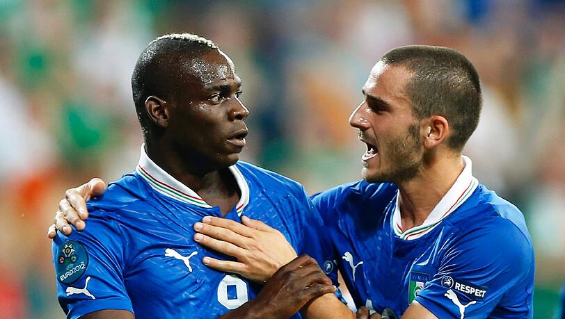 Mario Balotelli (L) und Leonardo Bonucci (R) Mario Balotelli (L) und Leonardo Bonucci (R)