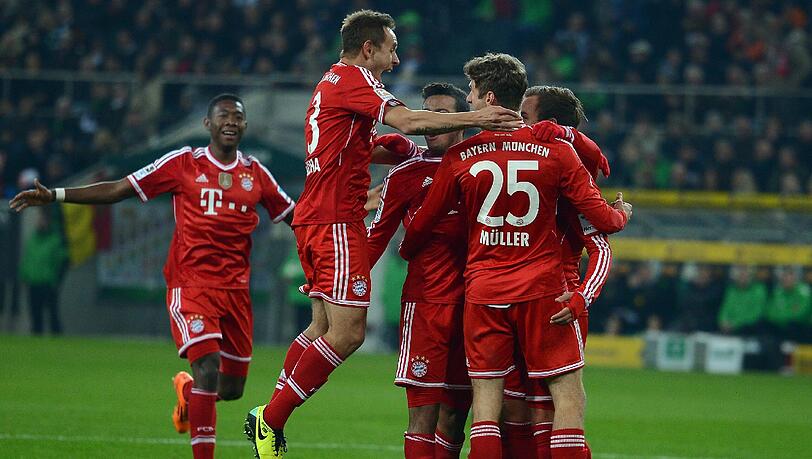 Die Bayern jubeln (mal wieder) um ein Tor. Die Bayern jubeln (mal wieder) um ein Tor.