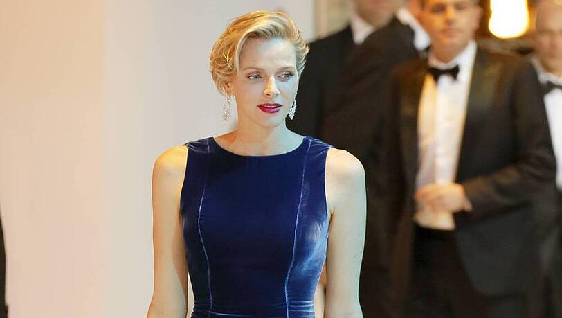Charlene in eleganter Abendrobe bei einer Gala Ende November in Monaco Charlene in eleganter Abendrobe bei einer Gala Ende November in Monaco