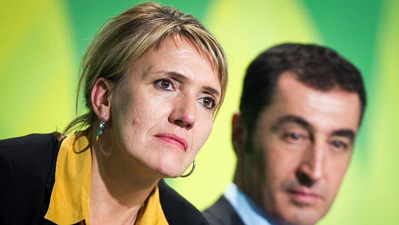 Traditionelle Doppelspitze: Die Grünen-Parteivorsitzenden Simone Peter und Cem Özdemir. Foto: Jens Büttner/Archiv Traditionelle Doppelspitze: Die Grünen-Parteivorsitzenden Simone Peter und Cem Özdemir. Foto: Jens Büttner/Archiv