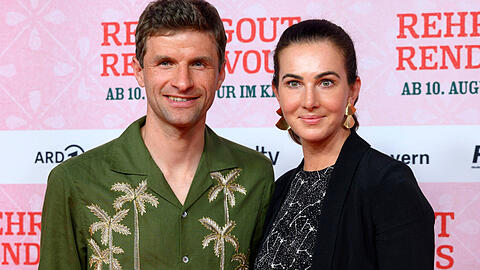 Eine bekannte TV-Moderatorin spricht jetzt über Thomas Müller und seine Frau Lisa. Eine bekannte TV-Moderatorin spricht jetzt über Thomas Müller und seine Frau Lisa.