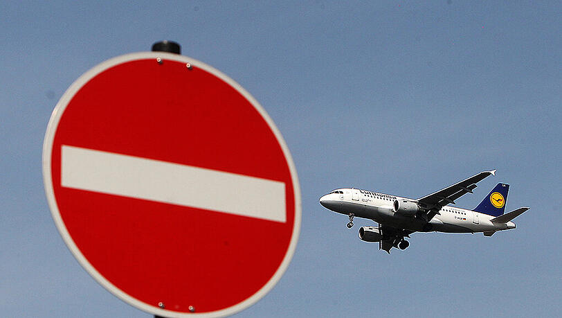 Am Donnerstag soll es Flugausfällen der Lufthansa im Langstrecken- und Cargo-Bereich kommen. Am Donnerstag soll es Flugausfällen der Lufthansa im Langstrecken- und Cargo-Bereich kommen.