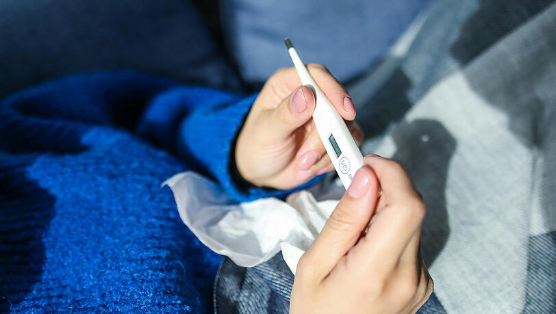 Die Zahl der Krankmeldungen wegen Atemwegsinfektionen schnellt im Winter in die Höhe. Die Zahl der Krankmeldungen wegen Atemwegsinfektionen schnellt im Winter in die Höhe.