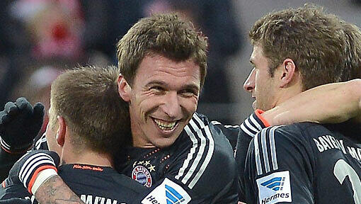 Mario Mandzukic (l.) und Thomas Müller (beim gemeinsamen Torjubel mit Philipp Lahm). Auch beim 3:0 in Mainz schlug der M&M-Angriff des FC Bayern eiskalt zu. Mario Mandzukic (l.) und Thomas Müller (beim gemeinsamen Torjubel mit Philipp Lahm). Auch beim 3:0 in Mainz schlug der M&M-Angriff des FC Bayern eiskalt zu.