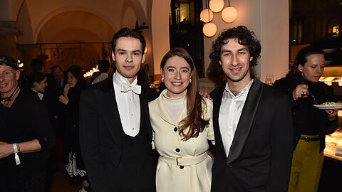 Die Stars des Abends: Dirigent Maximilian Haberstock (l., 21) und Pianist Maxim Lando (23) mit Unterstützerin Julia Frohwitter. Die Stars des Abends: Dirigent Maximilian Haberstock (l., 21) und Pianist Maxim Lando (23) mit Unterstützerin Julia Frohwitter.
