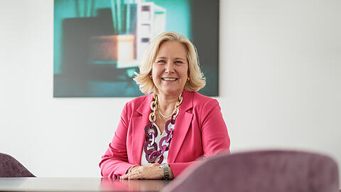 Sandra Bindler, die Vorstandsvorsitzende der Münchner Bank eG im Interview. Sandra Bindler, die Vorstandsvorsitzende der Münchner Bank eG im Interview.