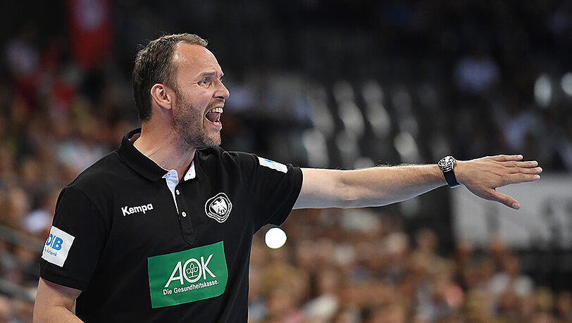 Bundestrainer Dagur Sigurdsson startet mit der deutschen Handball-Nationalmannschaft Anfang November in die EM-Qualifikation. (Archivbild) Bundestrainer Dagur Sigurdsson startet mit der deutschen Handball-Nationalmannschaft Anfang November in die EM-Qualifikation. (Archivbild)