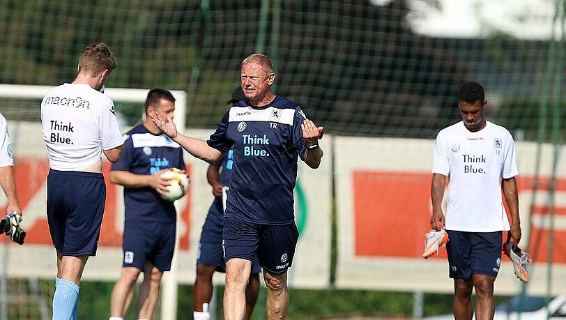 Neue Verhaltensregeln und Strafenkatalog: Löwen-Trainer Torsten Fröhling gibt die Richtung vor. Neue Verhaltensregeln und Strafenkatalog: Löwen-Trainer Torsten Fröhling gibt die Richtung vor.