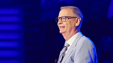 Günther Jauch präsentiert seit 1999 die RTL-Quizshow "Wer wird Millionär?" Günther Jauch präsentiert seit 1999 die RTL-Quizshow "Wer wird Millionär?"