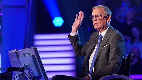 Günther Jauch bei "Wer wird Millionär?". Günther Jauch bei "Wer wird Millionär?".