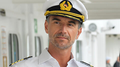Für Florian Silbereisen und seine "Traumschiff"-Crew geht es an Ostern nach Island. Für Florian Silbereisen und seine "Traumschiff"-Crew geht es an Ostern nach Island.