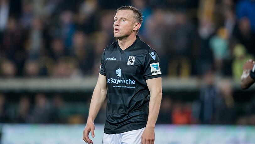 Karriere-Ende oder doch noch ein Jahr Fußball? Ivica Olic scheint es selbst nicht zu wissen. Karriere-Ende oder doch noch ein Jahr Fußball? Ivica Olic scheint es selbst nicht zu wissen.