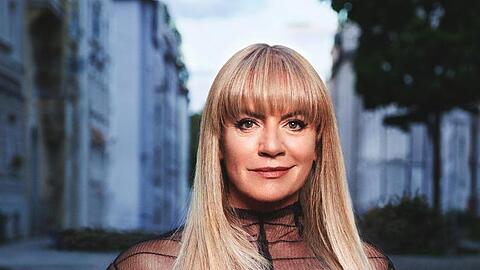 Schauspielerin Christine Neubauer lässt sich für die Zeitschrift "Gala" fotografieren. Foto: Clemens Porikys für GALA/aktuelle GALA/Archiv Schauspielerin Christine Neubauer lässt sich für die Zeitschrift "Gala" fotografieren. Foto: Clemens Porikys für GALA/aktuelle GALA/Archiv