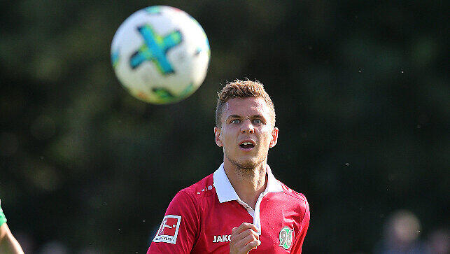 Insgesamt absolvierte Sebastian Maier bisher zehn Bundesliga- und 111 Zweitliga-Partien (elf Tore). Insgesamt absolvierte Sebastian Maier bisher zehn Bundesliga- und 111 Zweitliga-Partien (elf Tore).
