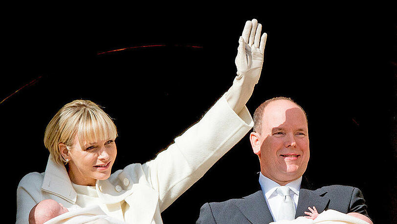 Am 7. Januar zeigten Charlene und Albert der Welt ihre Zwillinge Am 7. Januar zeigten Charlene und Albert der Welt ihre Zwillinge