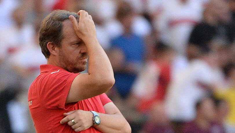 Trainer Zorniger: Nach der Niederlage gegen Augsburg zog der Verein die Notbremse. Trainer Zorniger: Nach der Niederlage gegen Augsburg zog der Verein die Notbremse.