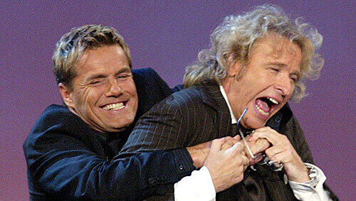 Dieter Bohlen und Thomas Gottschalk: Mit dem „Prolltouch“ des „DSDS“-Jurors kann der „Wetten, dass“-Moderator nicht viel anfangen. Dieter Bohlen und Thomas Gottschalk: Mit dem „Prolltouch“ des „DSDS“-Jurors kann der „Wetten, dass“-Moderator nicht viel anfangen.