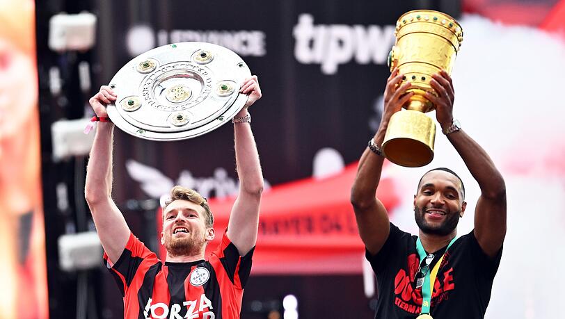 Double-Sieger Leverkusen geht laut dpa-Umfrage als Mitfavorit in die neue Saison. Double-Sieger Leverkusen geht laut dpa-Umfrage als Mitfavorit in die neue Saison.