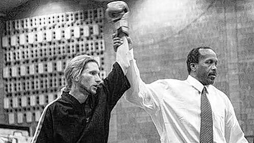 And the winner is... Dr. Simon Völkl. And the winner is... Dr. Simon Völkl.