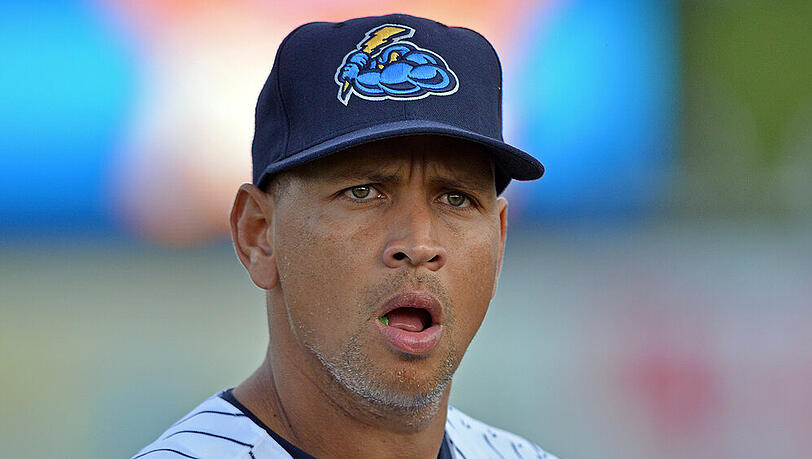 Kann es selbst kaum glauben: Alex Rodriguez muss einen Fake-Account benutzen, um seinen Töchtern auf Instagram zu folgen Kann es selbst kaum glauben: Alex Rodriguez muss einen Fake-Account benutzen, um seinen Töchtern auf Instagram zu folgen