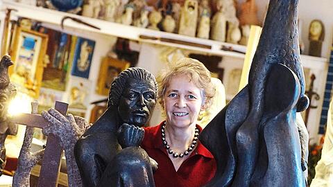 Kreatives Chaos, Atelier - und Wohnzimmer: Beate Bidjanbeg (61) lebt hier.