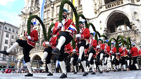 Auch am Marienplatz wird an diesem Wochenende noch einmal getanzt. Auch am Marienplatz wird an diesem Wochenende noch einmal getanzt.