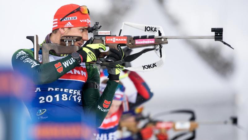 Arnd Peiffer übt am Schießstand für die WM-Staffel. Arnd Peiffer übt am Schießstand für die WM-Staffel.