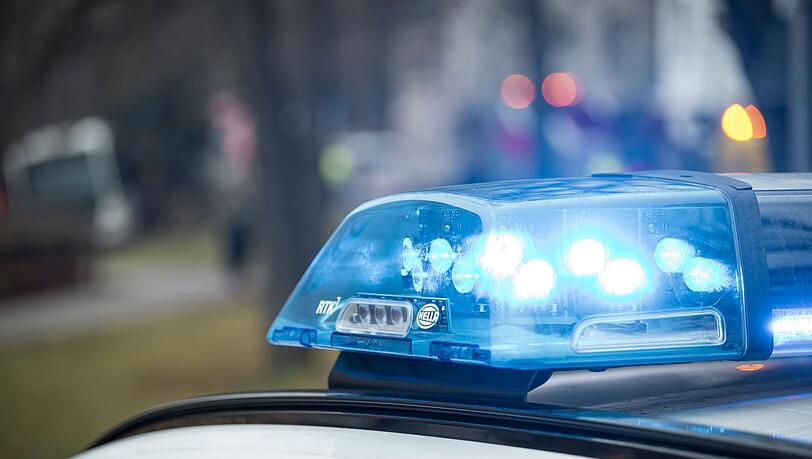 Die Nürnberger Mordkommission ermittelt nach einer nächtlichen Attacke. (Symbolbild) Die Nürnberger Mordkommission ermittelt nach einer nächtlichen Attacke. (Symbolbild)