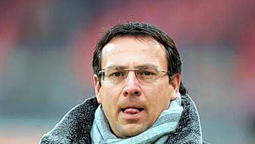 Club-Manager Martin Bader: Noch muss er bei Ottl, Breno und Tavares einiges an Überzeugungsarbeit leisten. Club-Manager Martin Bader: Noch muss er bei Ottl, Breno und Tavares einiges an Überzeugungsarbeit leisten.