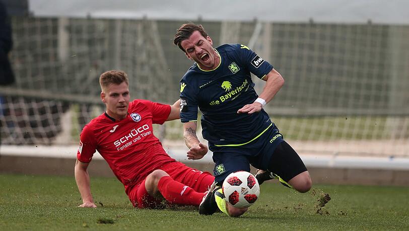 Will endlich öfter treffen: Löwe Nico Karger (r.), hier beim 1:2 im Test gegen Arminia Bielefeld. Will endlich öfter treffen: Löwe Nico Karger (r.), hier beim 1:2 im Test gegen Arminia Bielefeld.