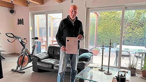 Dieser Steuerbescheid verärgert Manfred Lutz aus Bogenhausen ordentlich: Er ist einer von vielen Eigentümer, die aufgrund der bayerischen Grundsteuerreform jährlich deutlich mehr abdrücken müssen. Dieser Steuerbescheid verärgert Manfred Lutz aus Bogenhausen ordentlich: Er ist einer von vielen Eigentümer, die aufgrund der bayerischen Grundsteuerreform jährlich deutlich mehr abdrücken müssen.