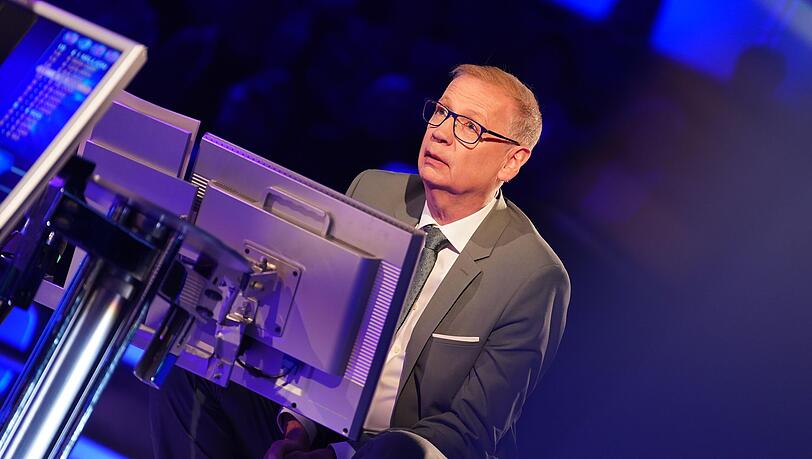 Günther Jauch bittet bei "Wer wird Millionär?" um die Antwort auf eine Frage zur deutschen Bevölkerung. Günther Jauch bittet bei "Wer wird Millionär?" um die Antwort auf eine Frage zur deutschen Bevölkerung.
